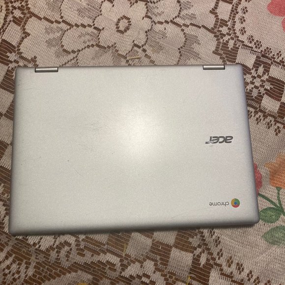 Laptop - Picture 2 of 6